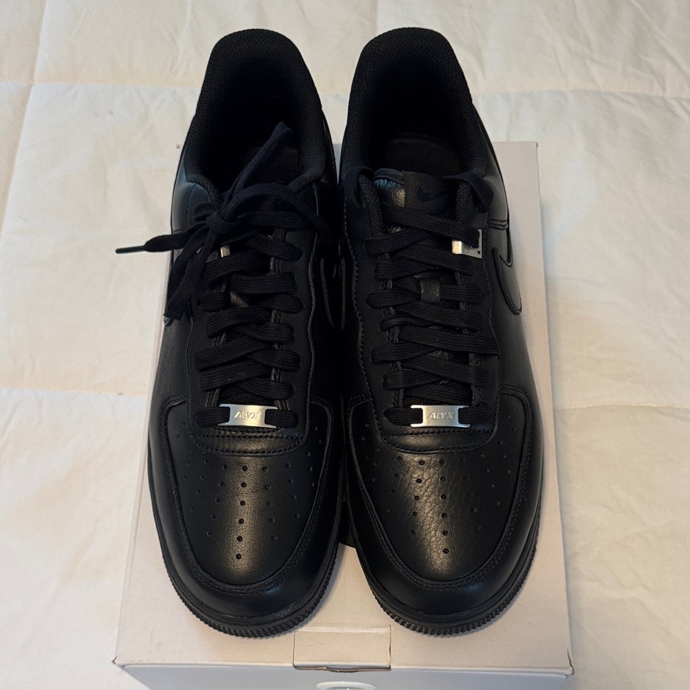 Nike Men's Black Leather Sneakers